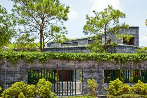 Stone-House-Green-Roof